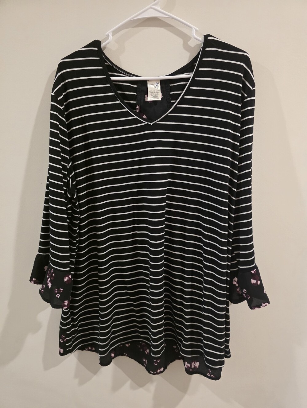 Terra & Sky Womans XXL Striped And Floral Long Sleeve Shirt